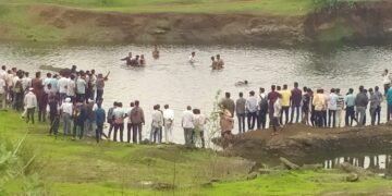अमळनेरमध्ये हृदयद्रावक घटना; पाण्याने भरलेल्या खड्ड्यात बुडून तिघांचा मृत्यू