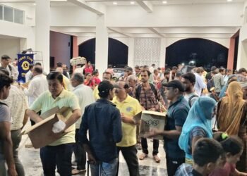 ब्रेकिंग : मुसळधार पावसाचा फटका; मुंबई–सुरत रेल्वे वाहतूक ठप्प, अमळनेर येथे पटना–बांद्रा एक्सप्रेस थांबली