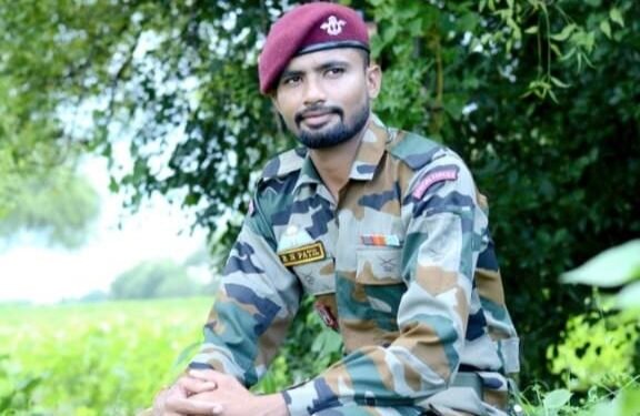 कोळपिंप्रीचा वीरपुत्र रोहित काटे यांना वीरमरण; गावावर शोककळा
