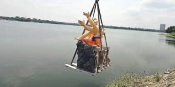 स्थापनेआधीच गणरायांचे विसर्जन; बऱ्हाणपूरहून आणलेली १२ फुटी मूर्ती वाटेत दुभंगली